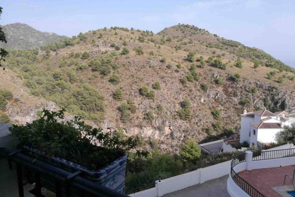 Precioso Apartamento De Dos Plantas Con Vistas Frigiliana Exterior photo