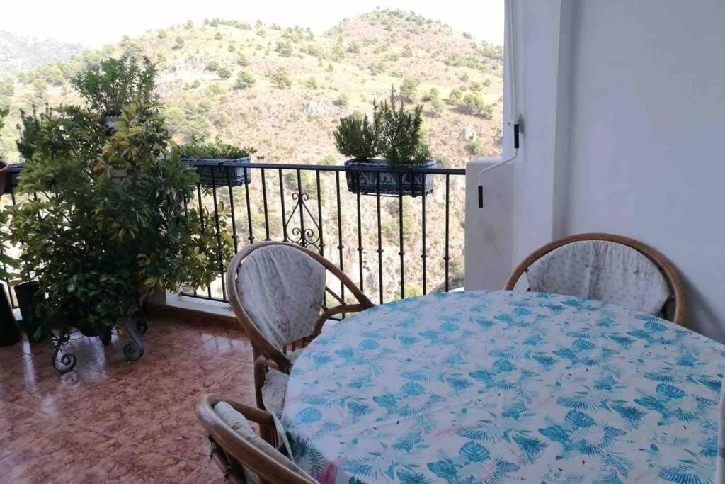 Precioso Apartamento De Dos Plantas Con Vistas Frigiliana Exterior photo
